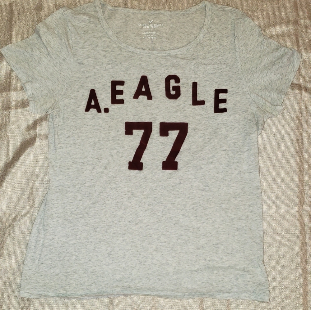 🏷 American Eagle Scoop Neck Tee